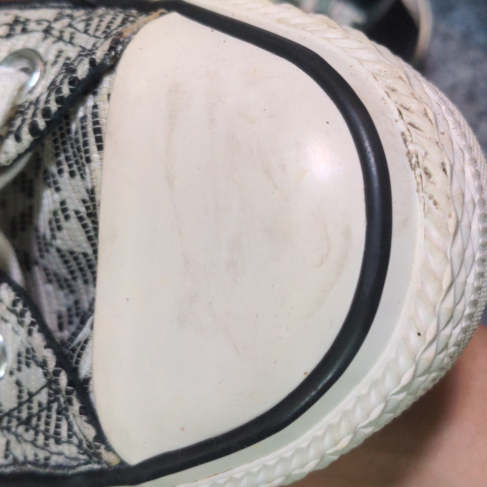 Patterned Low-Top Converse - Picture 3 of 4